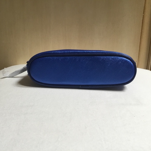 La Mer Blue Makeup Bag - Picture 4 of 9
